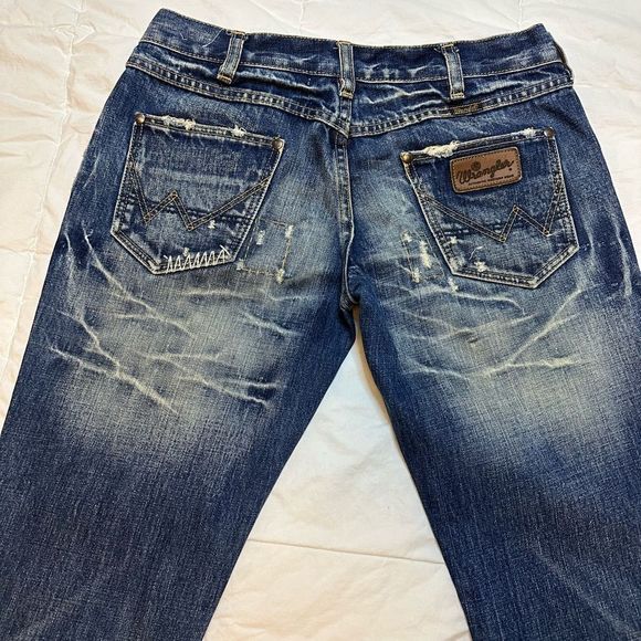Wranglers women’s jeans size 10 boot cut medium wash distressing button fly Y2K - Picture 13 of 14